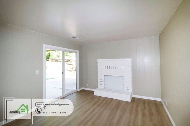 Building Photo - 2452 Capella St