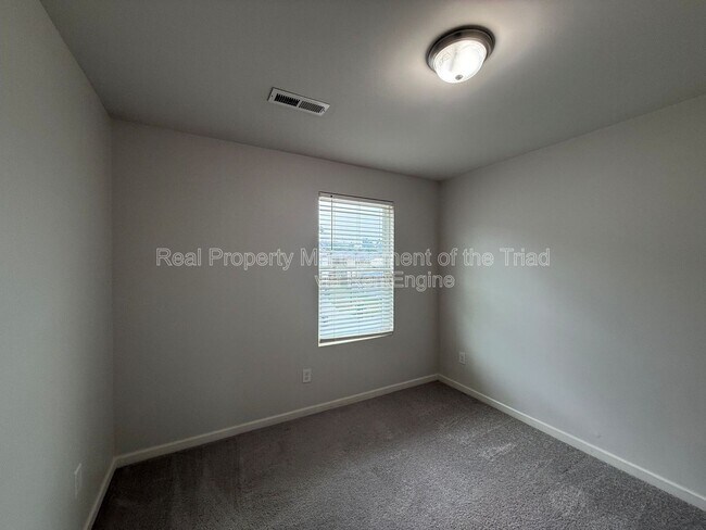 Building Photo - 3811 Bellingham Ct