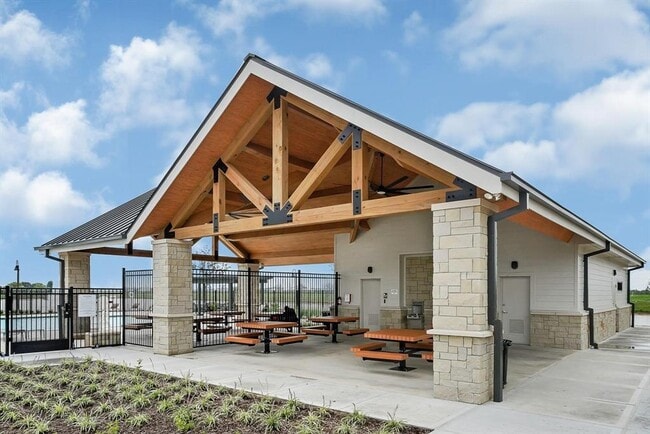 Building Photo - 1438 Windom Court Way