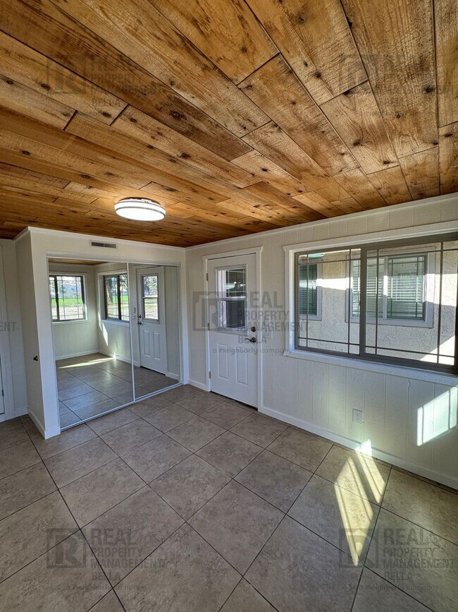 Building Photo - 7BR Single-Story Retreat on 2.7+ Acres – Spacious, Sun-Filled Living in Prime Temecula