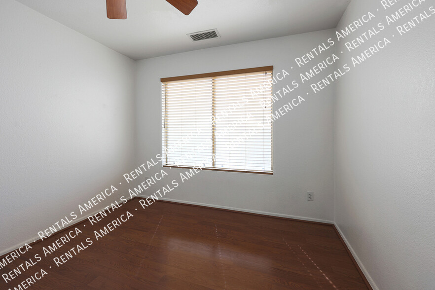 Building Photo - 3719 W Fallen Leaf Ln