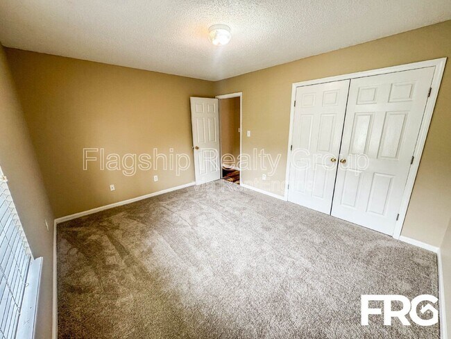 Building Photo - 3311 Moseley Dr