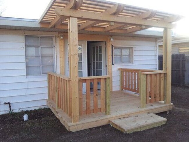 Building Photo - Pre Leasing for Fall 2026!!