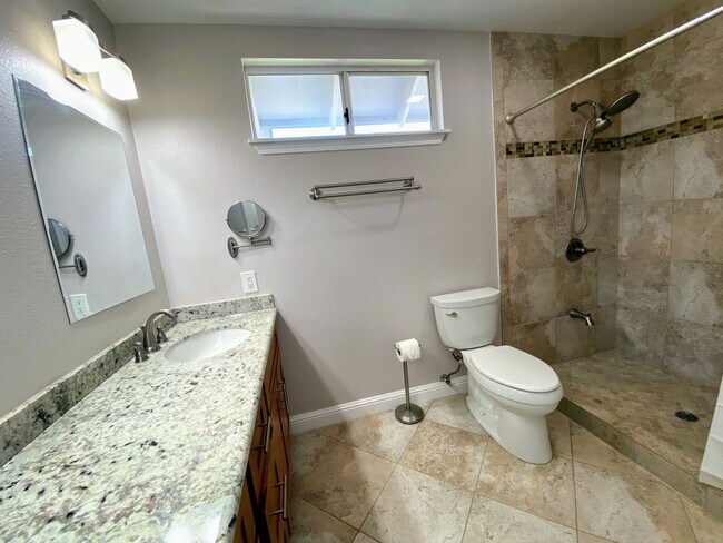 Building Photo - 341YOS