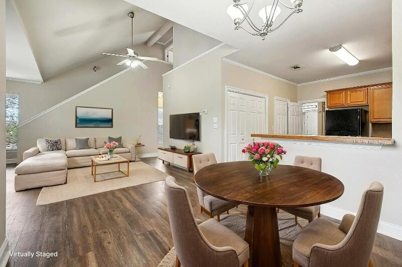 Building Photo - 7300 Burbank Dr