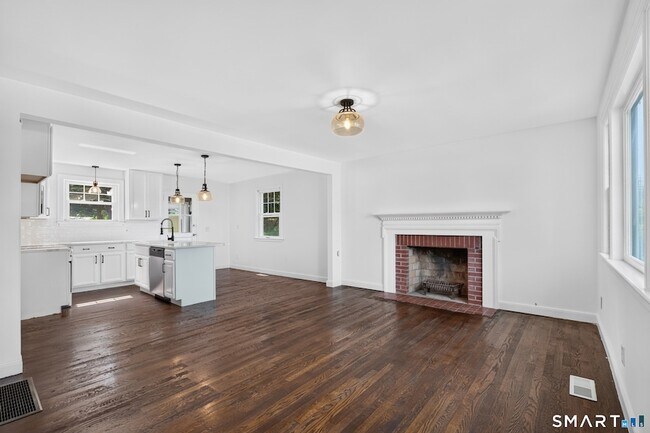Building Photo - 11 Stratfield Pl