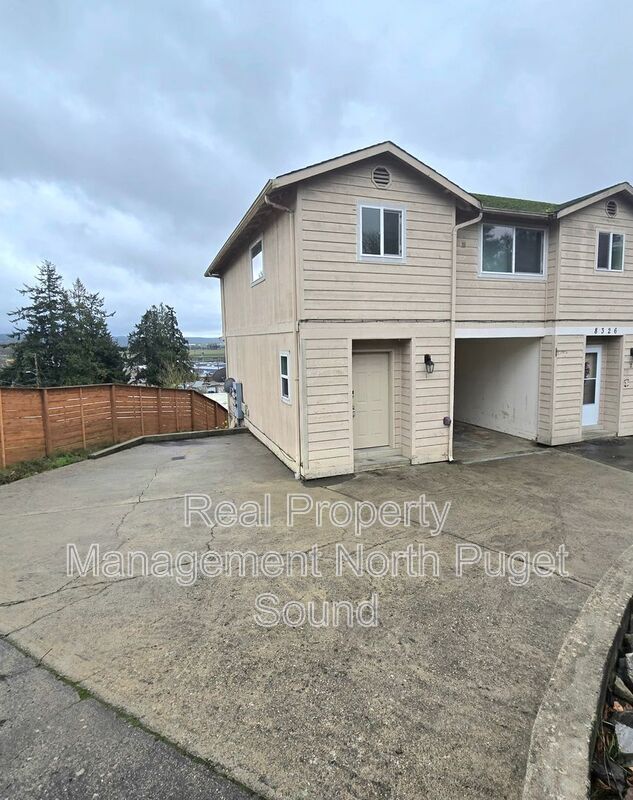 Building Photo - 8326 Henning Dr