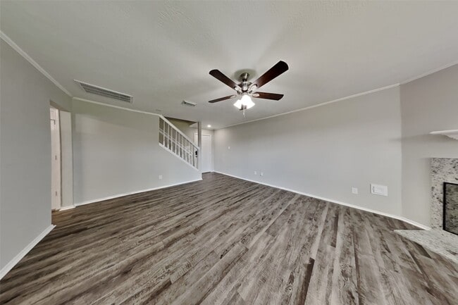 Building Photo - 11818 Sandy Stream Dr