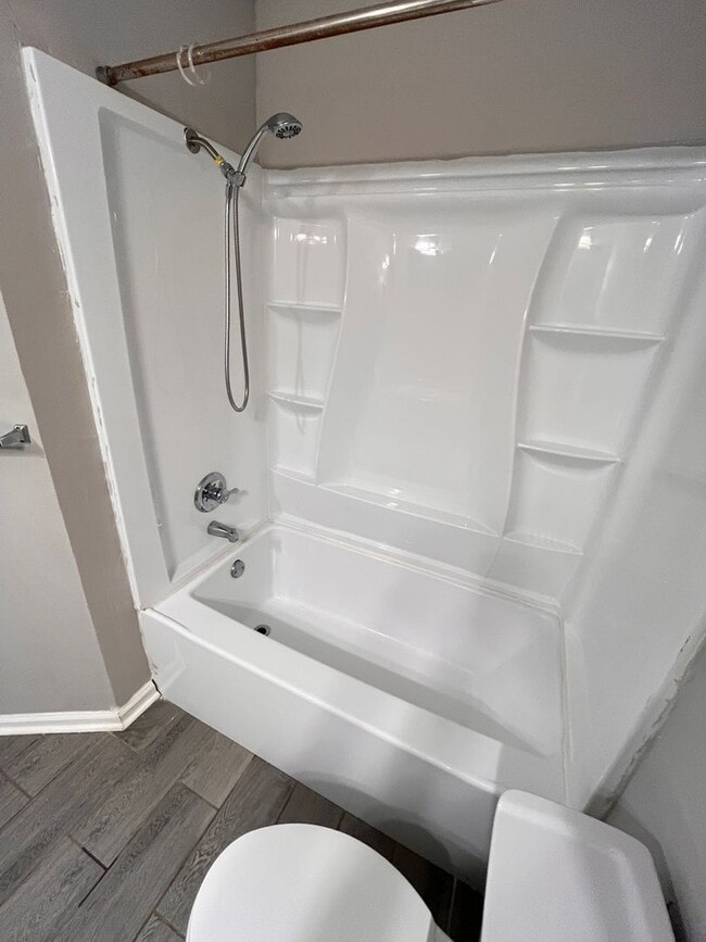 Building Photo - Charming 3-bedroom, 2-bath townhouse