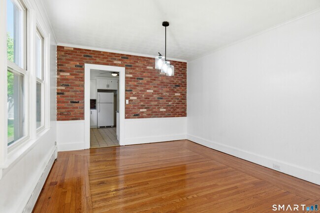 Building Photo - 30 Coram St