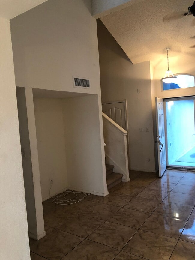 Building Photo - 14335 Island Point Dr