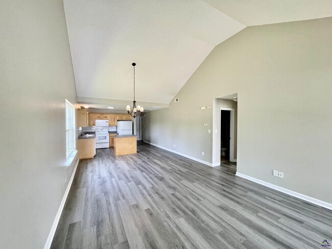 Building Photo - 107 Northpointe Dr