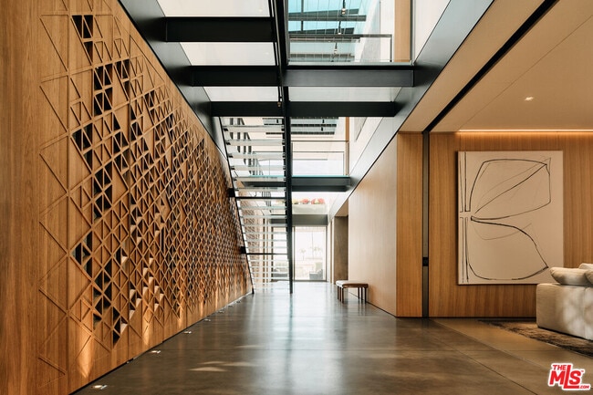 Building Photo - 9344 Nightingale Dr