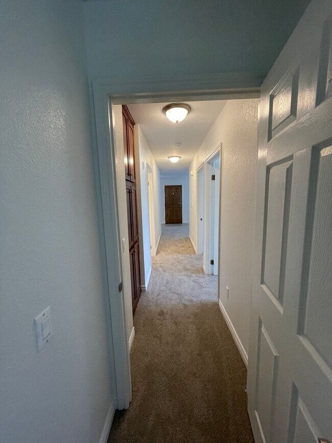 Building Photo - 3BD 2BA Condo located in Poway