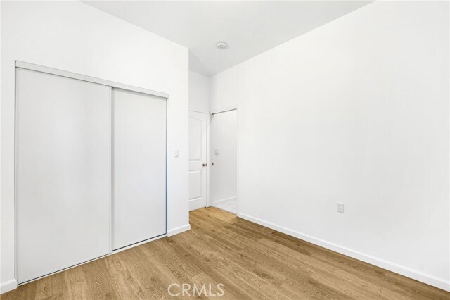 Building Photo - 1375 N Mentor Ave