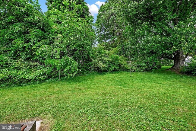 Building Photo - 260 Paradise Rd