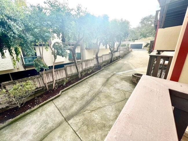 Building Photo - 185C -TL - CS