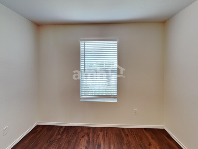 Building Photo - 11834 Silver Arbor