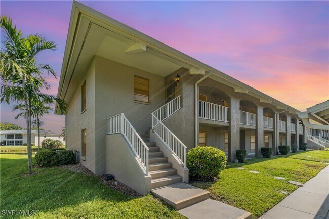 Building Photo - 135 Cypress Way E