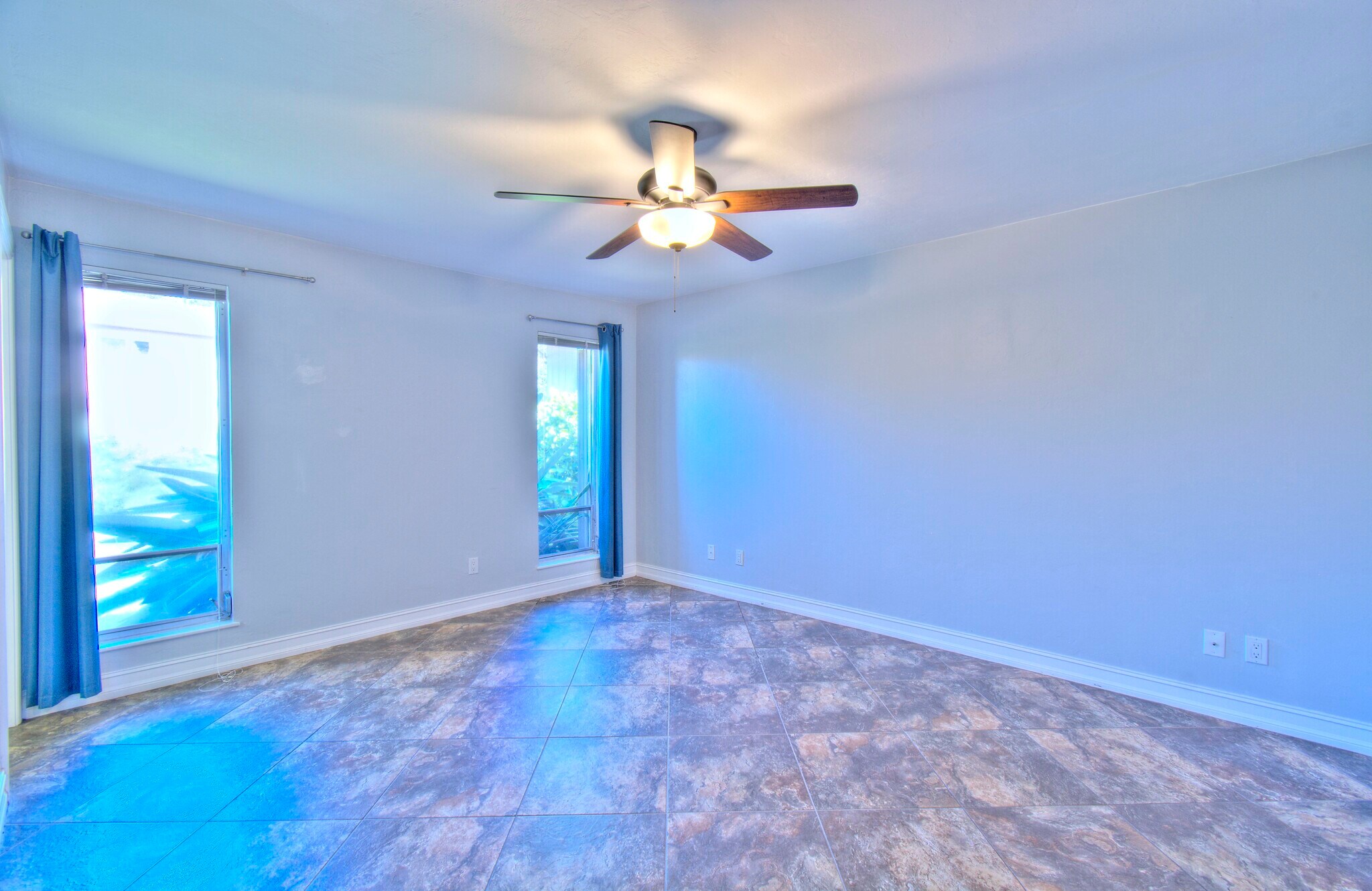 Building Photo - 787 Palm View Dr