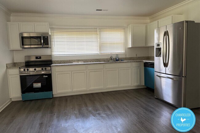 Building Photo - 1729 Gyro Dr