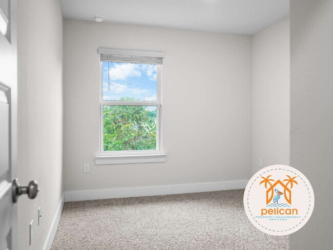 Building Photo - Peaceful Townhome