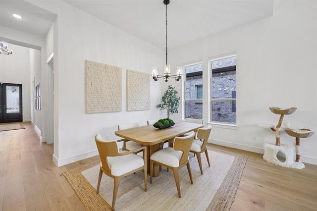 Building Photo - 3870 Verona St