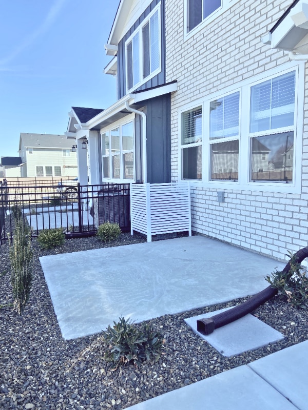 Building Photo - 234 N Nursery Ave
