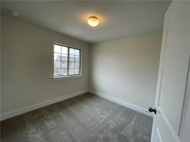 Building Photo - 526 White Steppe Way