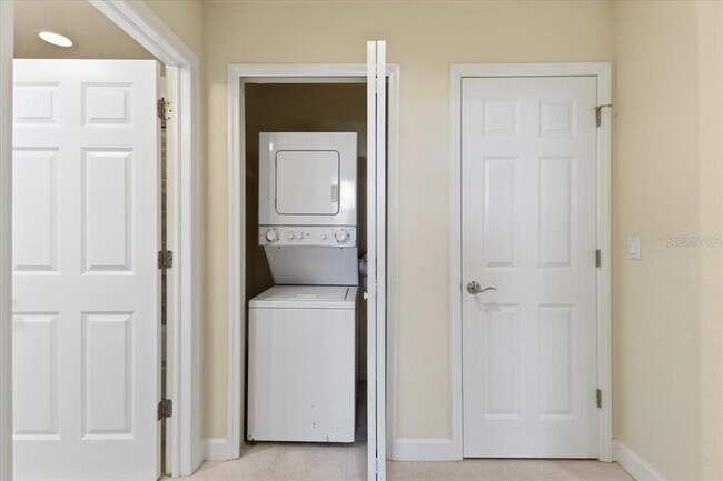 Building Photo - 10045 Links Ln