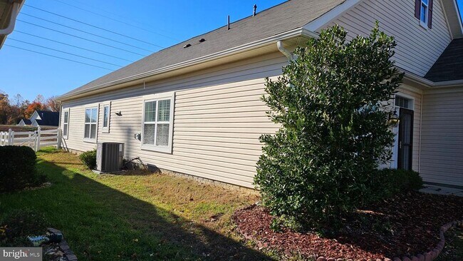 Building Photo - 11257 Yellowstone Ct