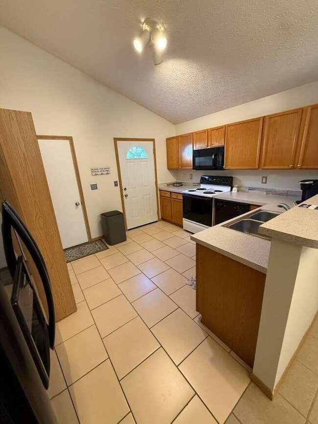 Building Photo - 8282 Mira St