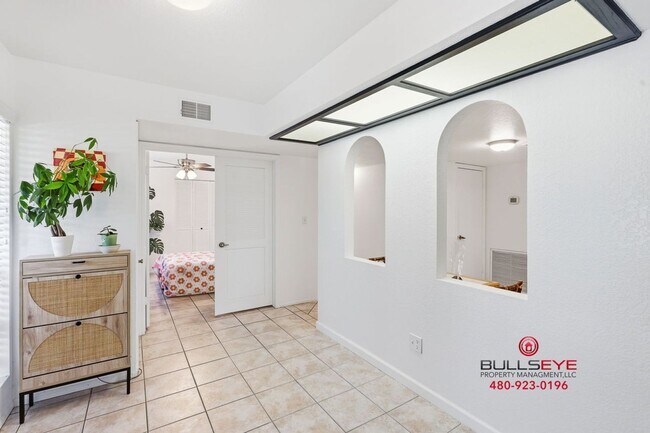 Building Photo - 8344 N 21st Dr