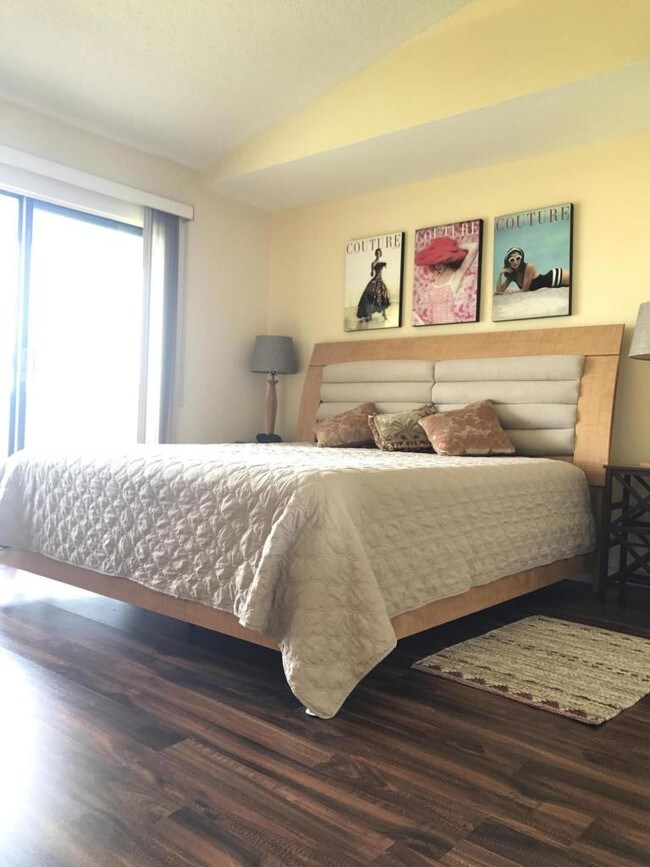 Building Photo - 5704 Channel Dr