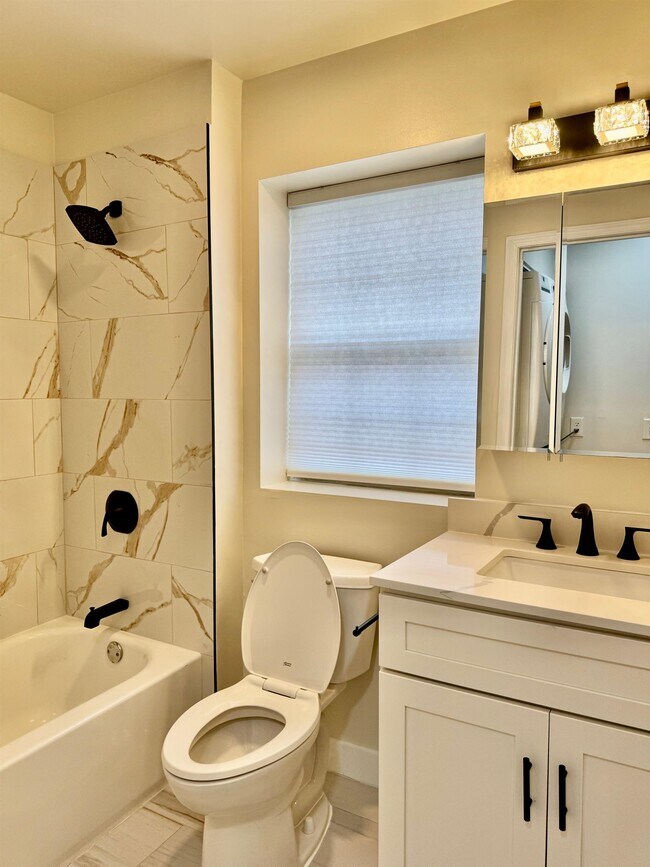 Building Photo - 34 Bergen Ridge Rd