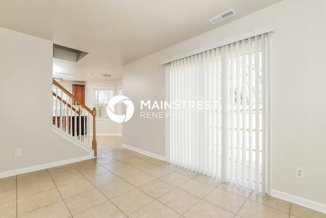 Building Photo - 3376 Tinley Park Dr