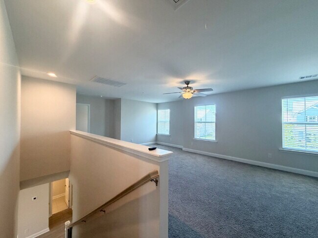 Building Photo - Move In Ready Home in Malind Bluff!