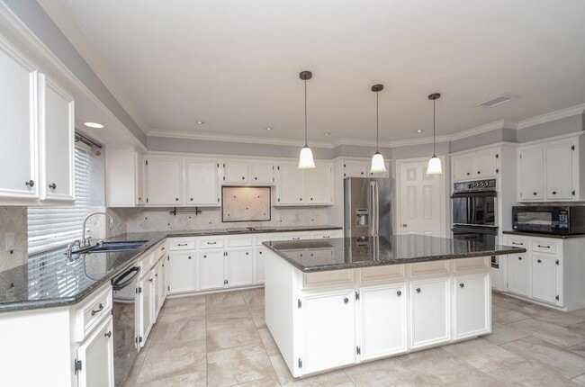 Building Photo - 24706 Mather Dr