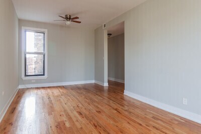 Building Photo - 625 W Oakdale Ave