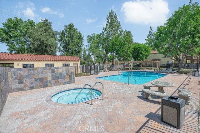 Building Photo - 1110 W Blaine St