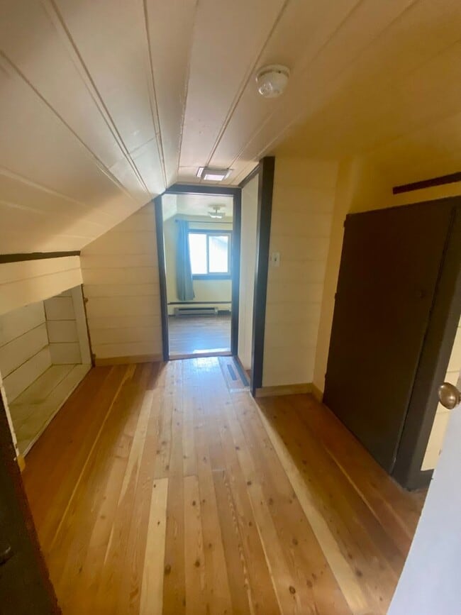 Building Photo - Whitefish River unfurnished 2 bedroom home!