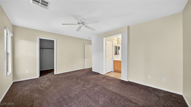 Building Photo - 10460 Wellington Manor Ave