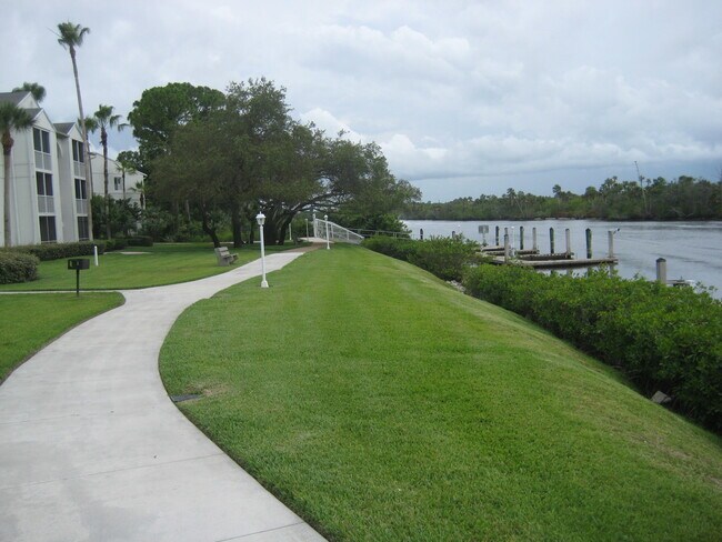 Building Photo - 2512 SE Anchorage Cove
