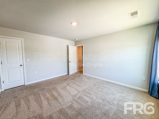 Building Photo - 1313 Riverstone Dr