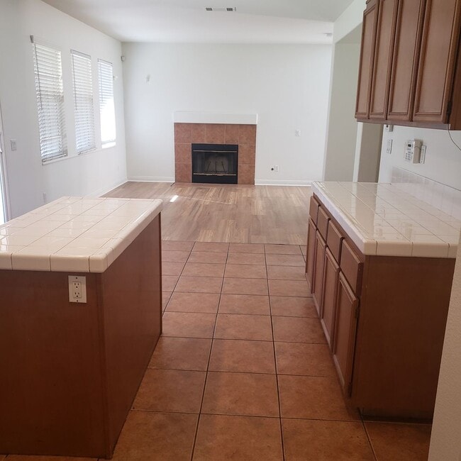 Building Photo - Nice 3 Bedroom/ 3 Bathroom Home in Moreno Valley!!!