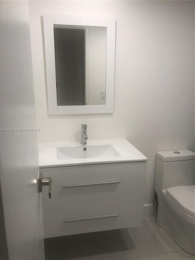 Building Photo - 10185 Collins Ave