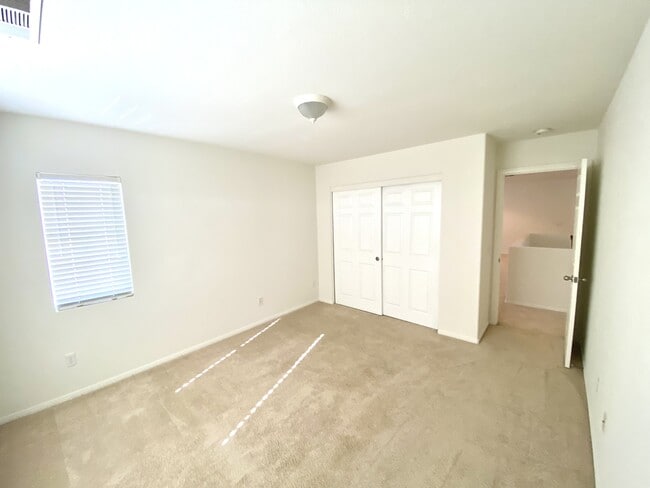 Building Photo - 1886 Spring White Rd