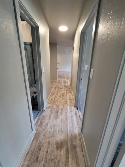 Building Photo - 5321 NE 29th St