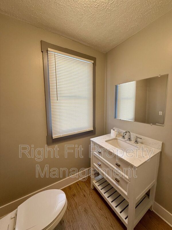 Building Photo - 255-257 Fountain Avenue