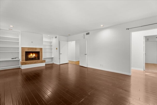 Building Photo - Private Hillside Retreat with Expansive Yard, Chef’s Kitchen, and Spa-Like Primary Suite